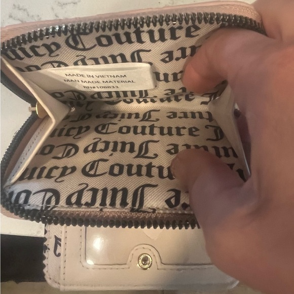 Juicy Couture Pink Embossed Wallet with Gold Heart EUC - Picture 6 of 8